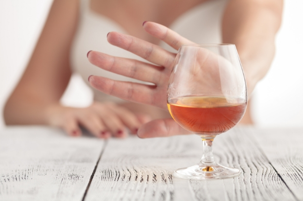 El consumo nocivo del alcohol causa daños físicos y psicológicos